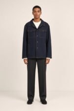 RARI, veste chore navy à surpiqûres ocre de la collection ATLAS — vue de face